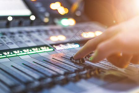 錄音室里的魔法 動畫片背后的聲音藝術